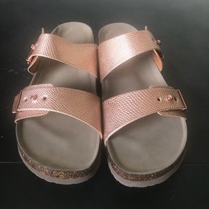 Rose gold Madden Girl Brando flat sandal size 8